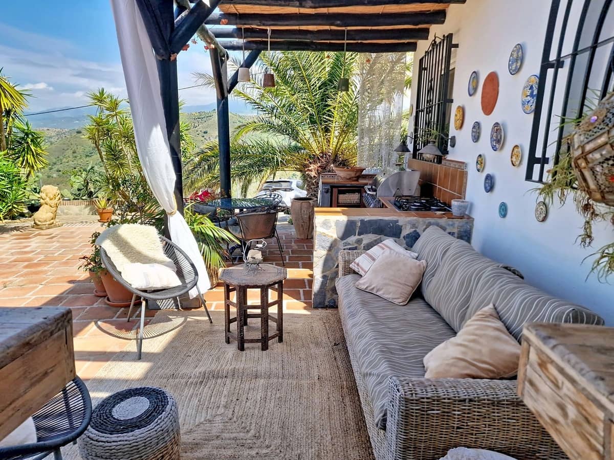 4 quarto Moradia para venda em Canillas de Aceituno com piscina garagem - 695 000 € (Ref: 9941554)