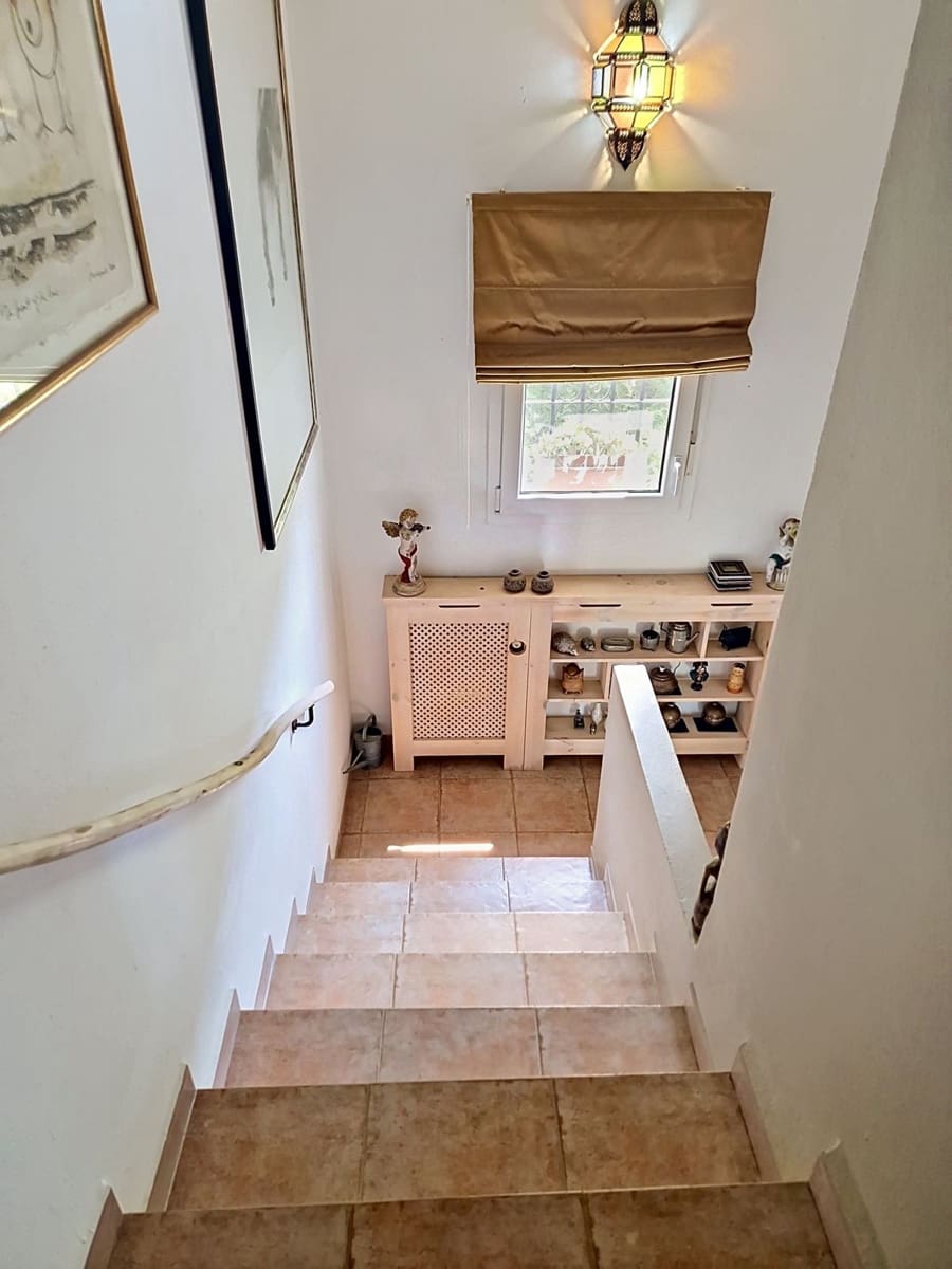 4 bedroom Villa for sale in Canillas de Aceituno with pool garage - € 695,000 (Ref: 9941554)