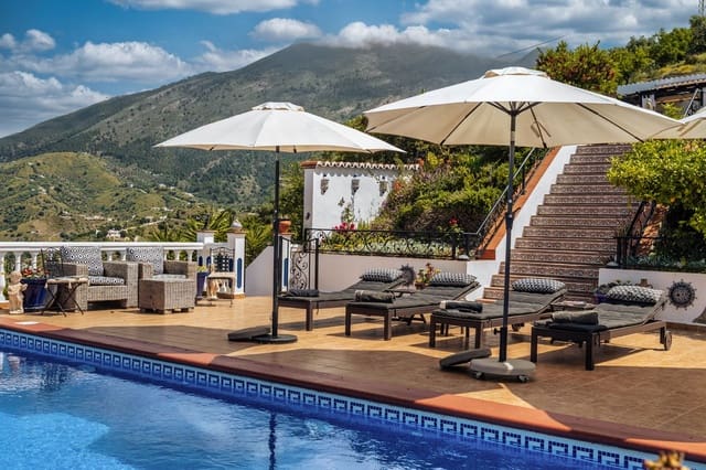4 soveværelse Villa til salg i Canillas de Aceituno med swimmingpool garage - € 695.000 (Ref: 9941554)