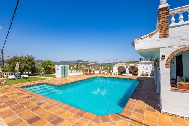 8 soveværelse Villa til salg i Iznájar med swimmingpool - € 595.000 (Ref: 9941555)