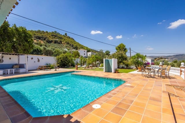 8 soveværelse Villa til salg i Iznájar med swimmingpool - € 595.000 (Ref: 9941555)