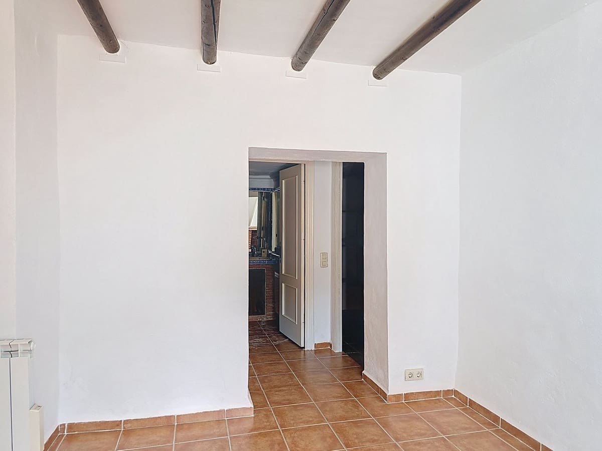 5 soveværelse Finca/Landehus til salg i Salobrena med garage - € 270.000 (Ref: 9944677)