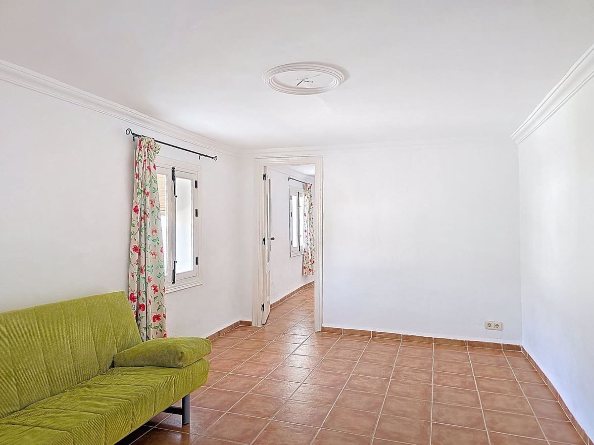 5 soveværelse Finca/Landehus til salg i Salobrena med garage - € 270.000 (Ref: 9944677)
