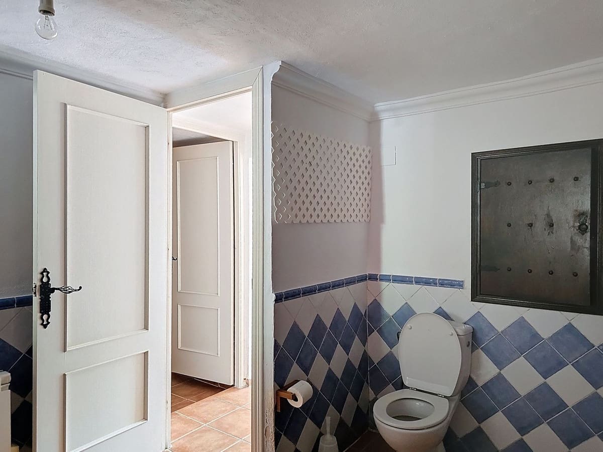 5 soveværelse Finca/Landehus til salg i Salobrena med garage - € 270.000 (Ref: 9944677)