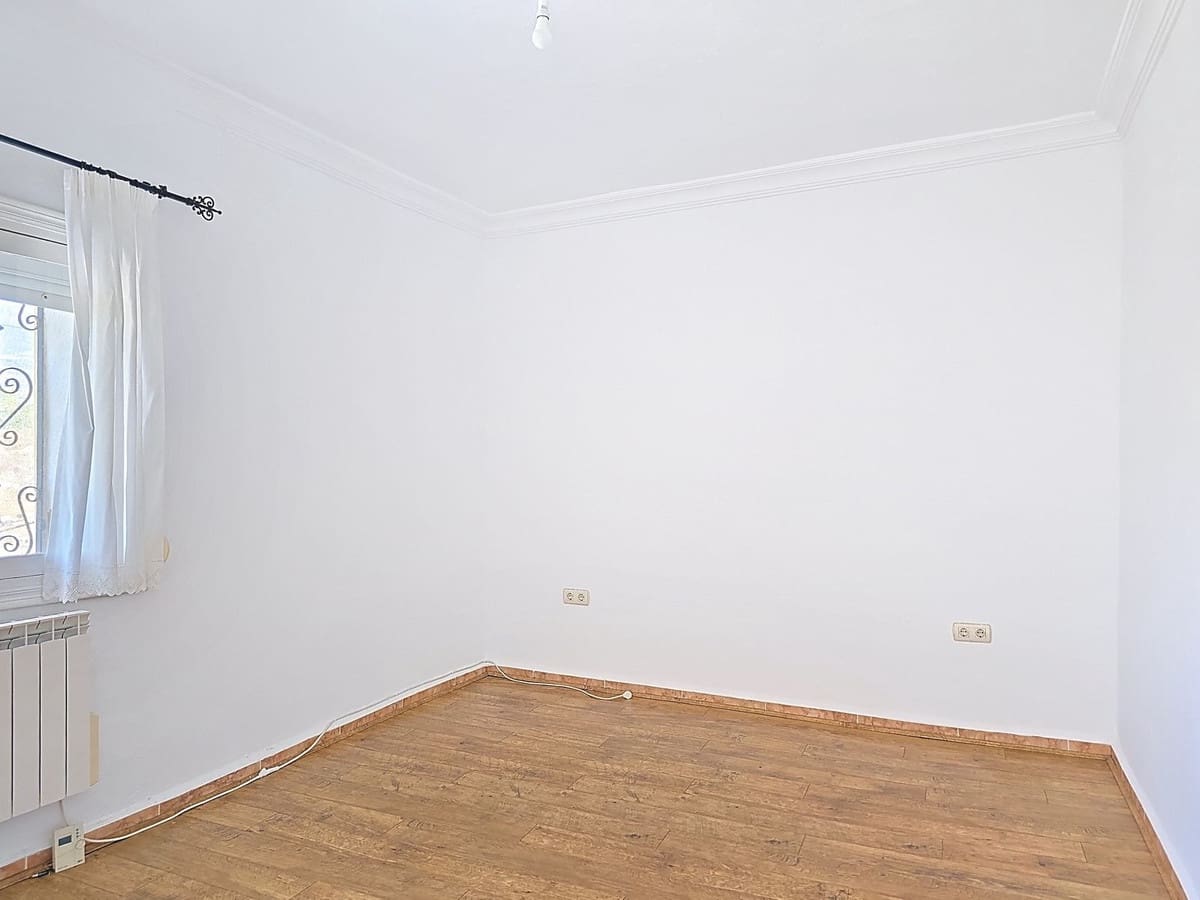 5 soveværelse Finca/Landehus til salg i Salobrena med garage - € 270.000 (Ref: 9944677)
