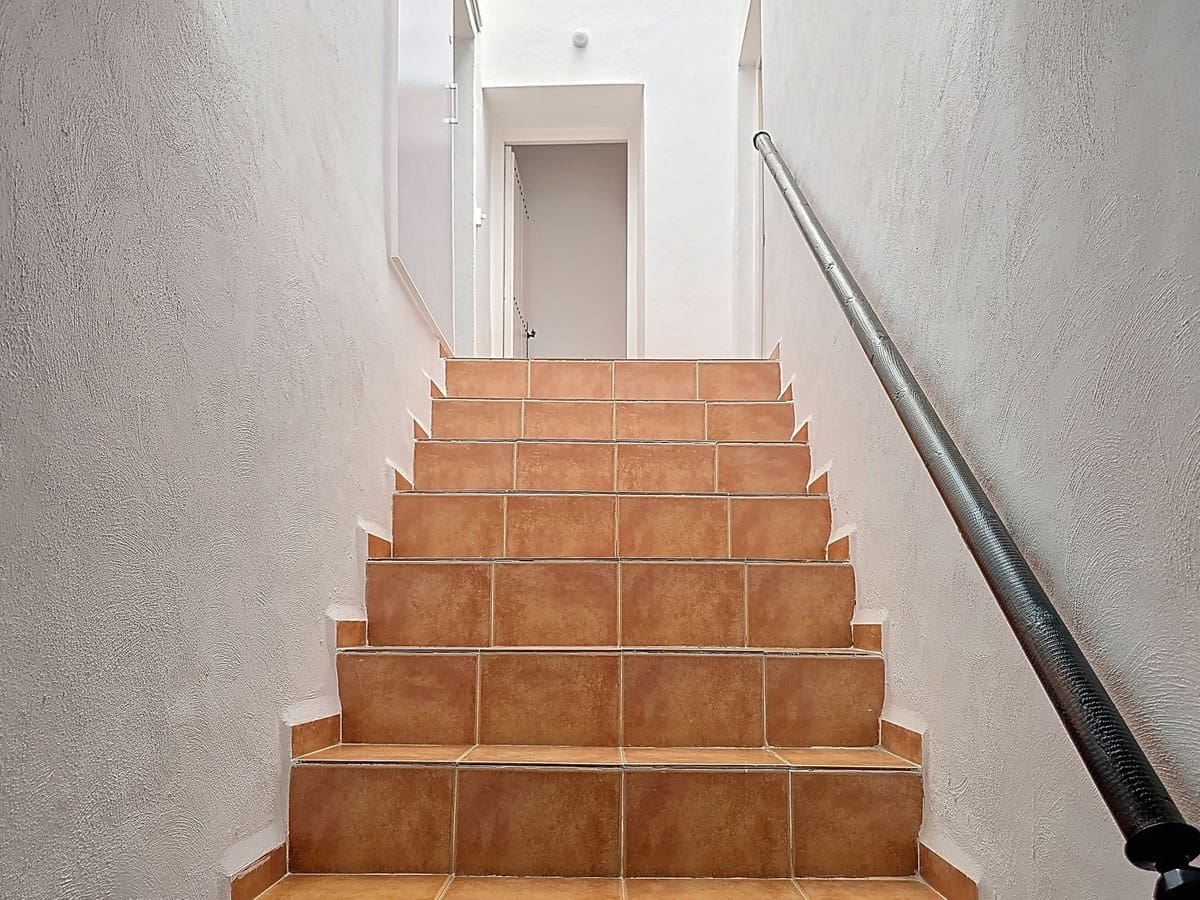 5 soveværelse Finca/Landehus til salg i Salobrena med garage - € 270.000 (Ref: 9944677)