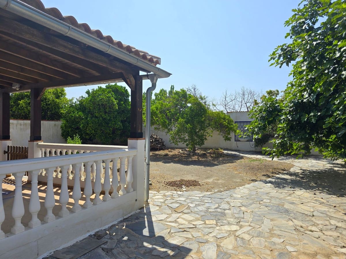 5 soveværelse Finca/Landehus til salg i Salobrena med garage - € 270.000 (Ref: 9944677)