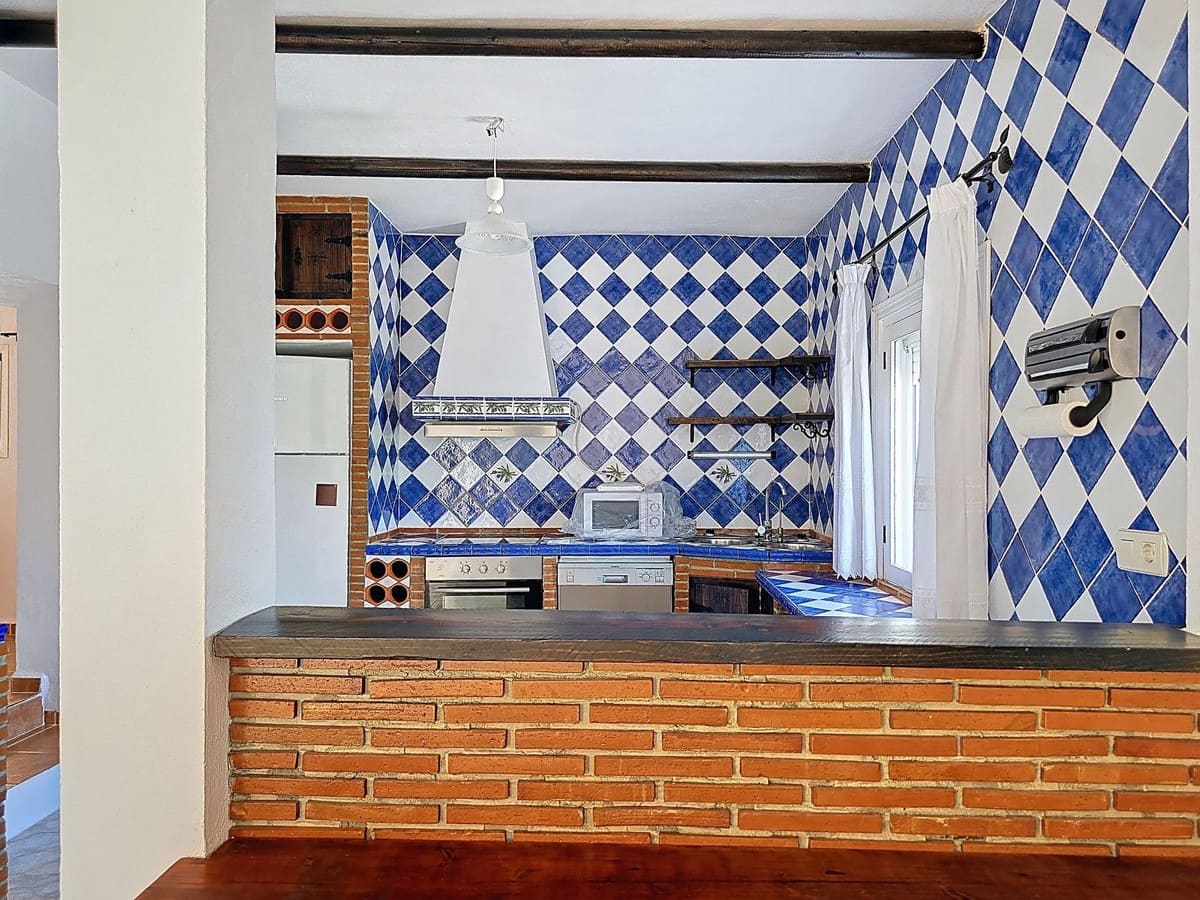 5 soveværelse Finca/Landehus til salg i Salobrena med garage - € 270.000 (Ref: 9944677)
