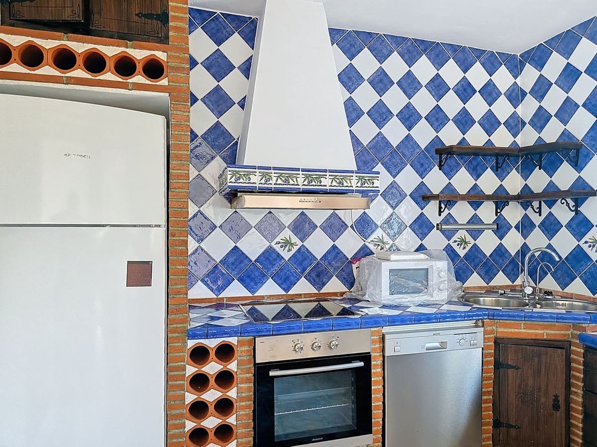 5 soveværelse Finca/Landehus til salg i Salobrena med garage - € 270.000 (Ref: 9944677)