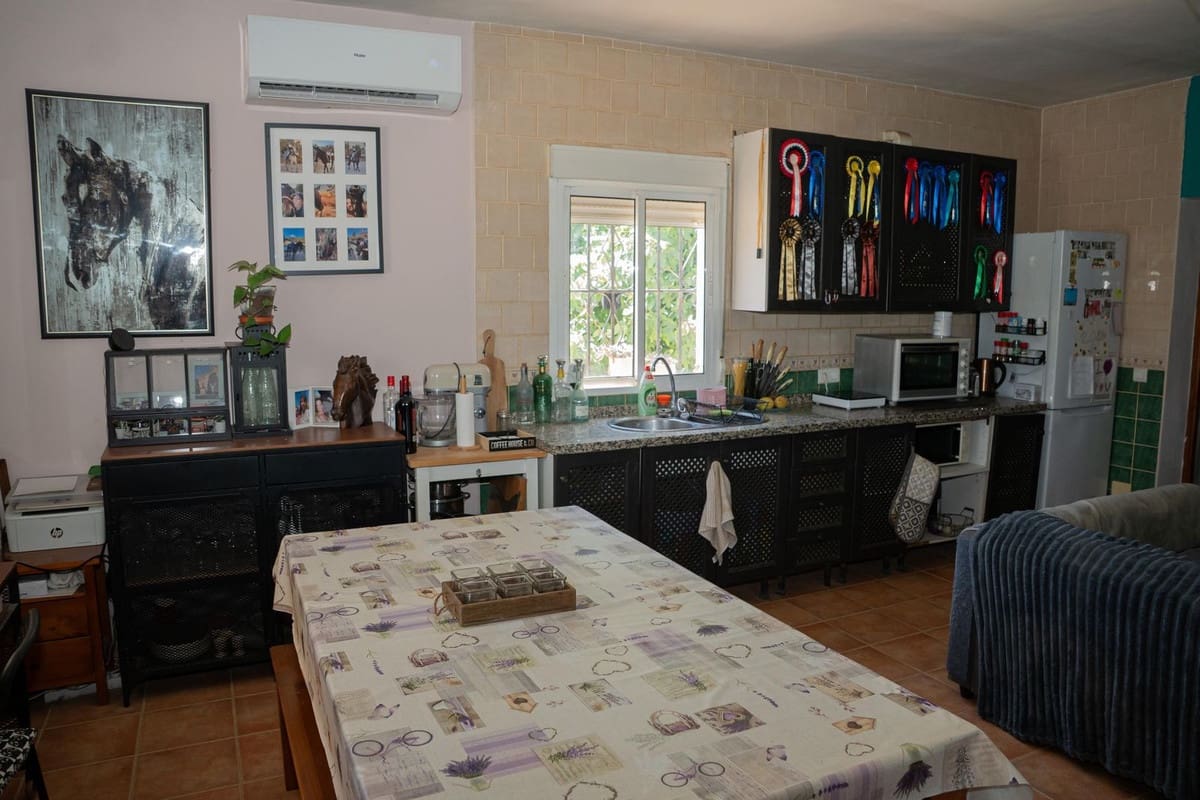 2 soveværelse Finca/Landehus til salg i Alora med swimmingpool - € 186.000 (Ref: 9944678)