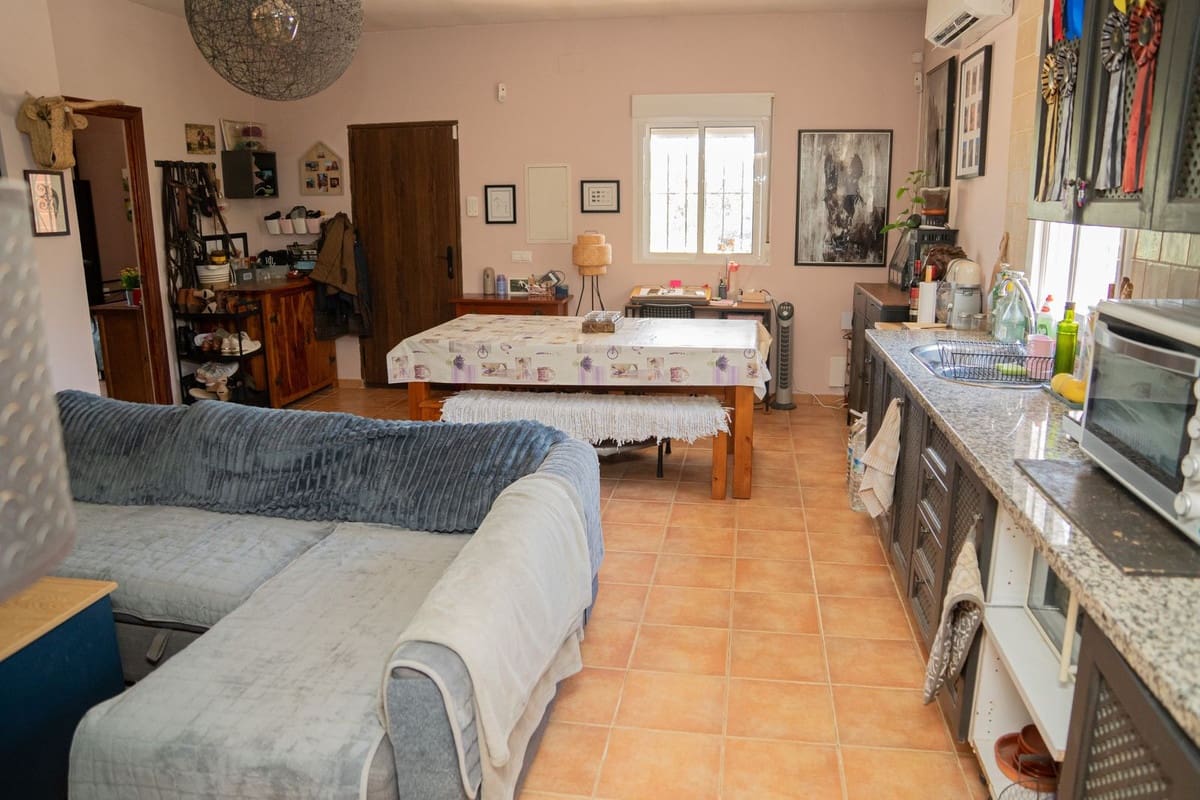 2 soveværelse Finca/Landehus til salg i Alora med swimmingpool - € 186.000 (Ref: 9944678)