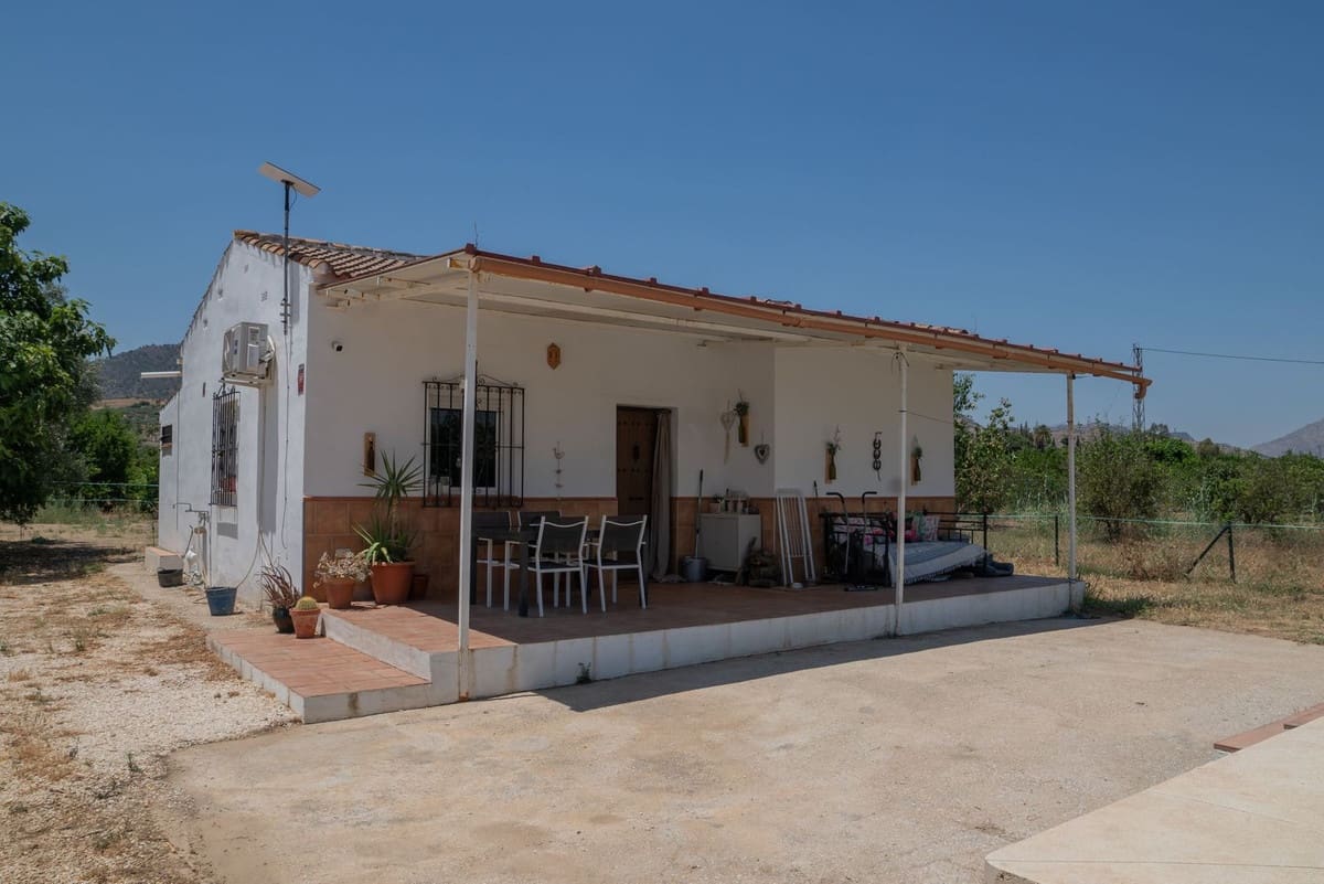 2 bedroom Finca/Country House for sale in Alora with pool - € 186,000 (Ref: 9944678)