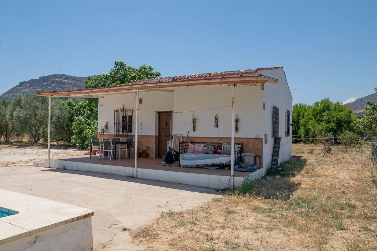 2 bedroom Finca/Country House for sale in Alora with pool - € 186,000 (Ref: 9944678)