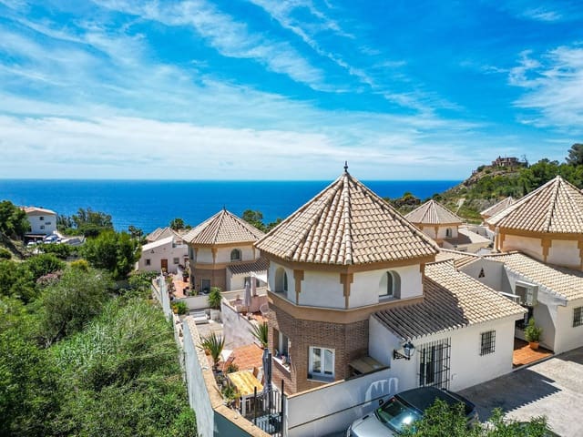 3 slaapkamer Halfvrijstaande villa te koop in Salobreña met zwembad garage - € 449.000 (Ref: 9946585)