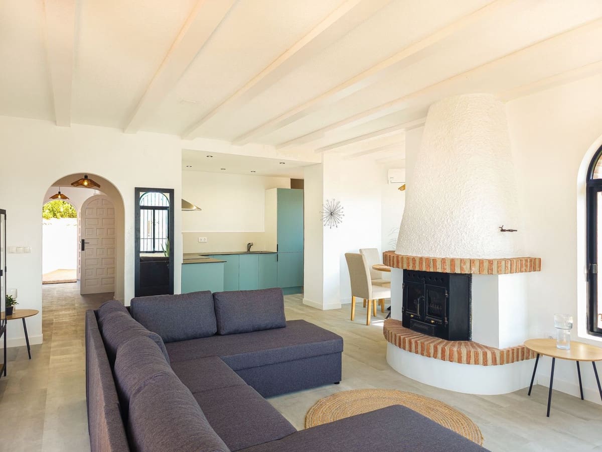 4 soverom Villa til salgs i Salobrena med svømmebasseng garasje - € 749 000 (Ref: 9946949)
