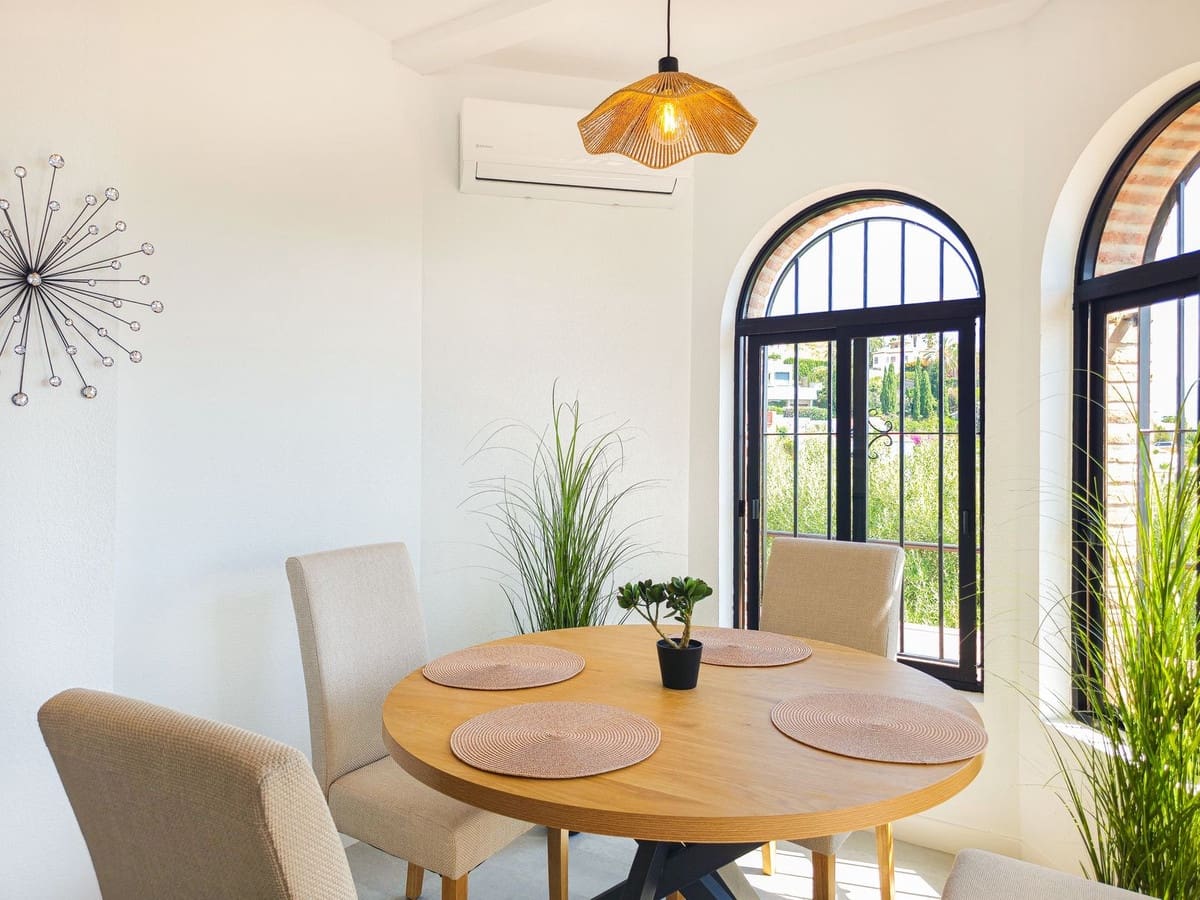 4 soverom Villa til salgs i Salobrena med svømmebasseng garasje - € 749 000 (Ref: 9946949)