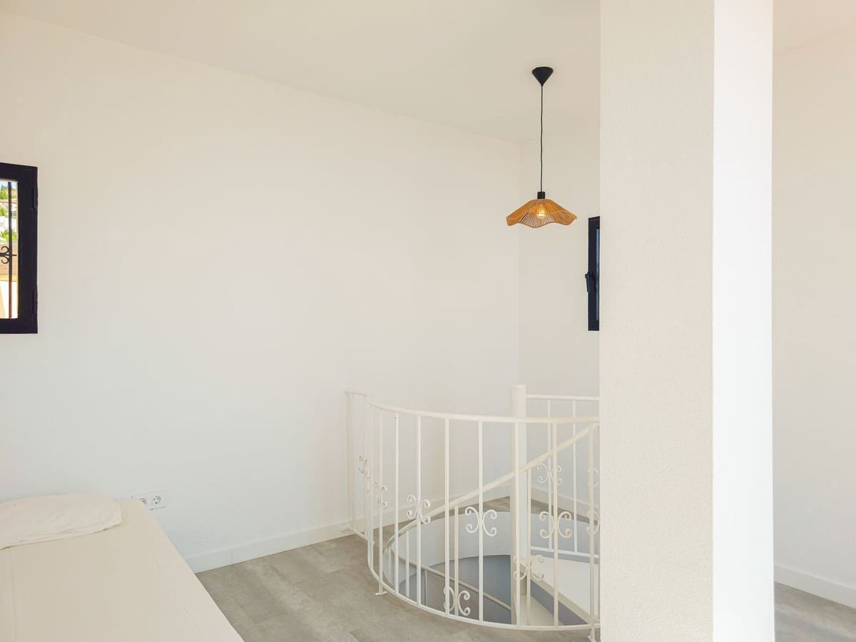 4 soverom Villa til salgs i Salobrena med svømmebasseng garasje - € 749 000 (Ref: 9946949)