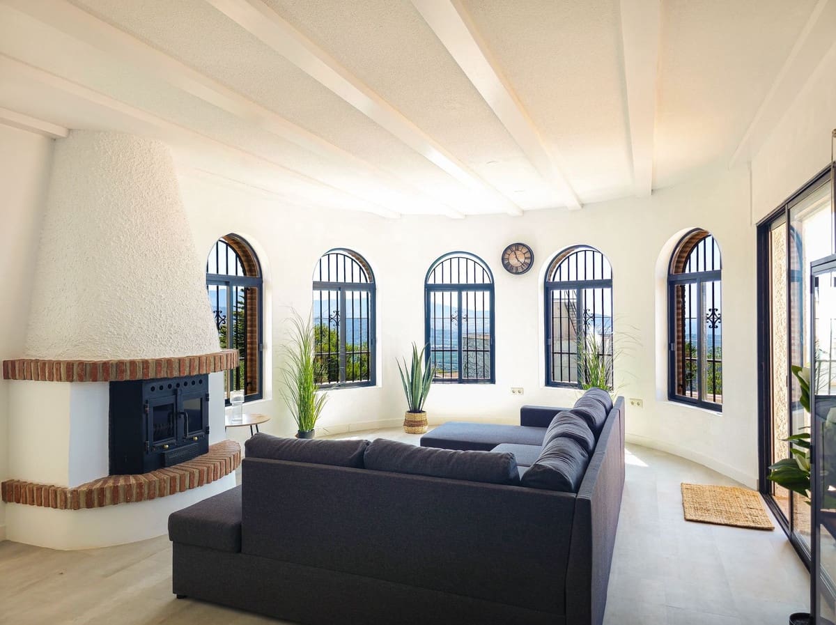 4 soverom Villa til salgs i Salobrena med svømmebasseng garasje - € 749 000 (Ref: 9946949)