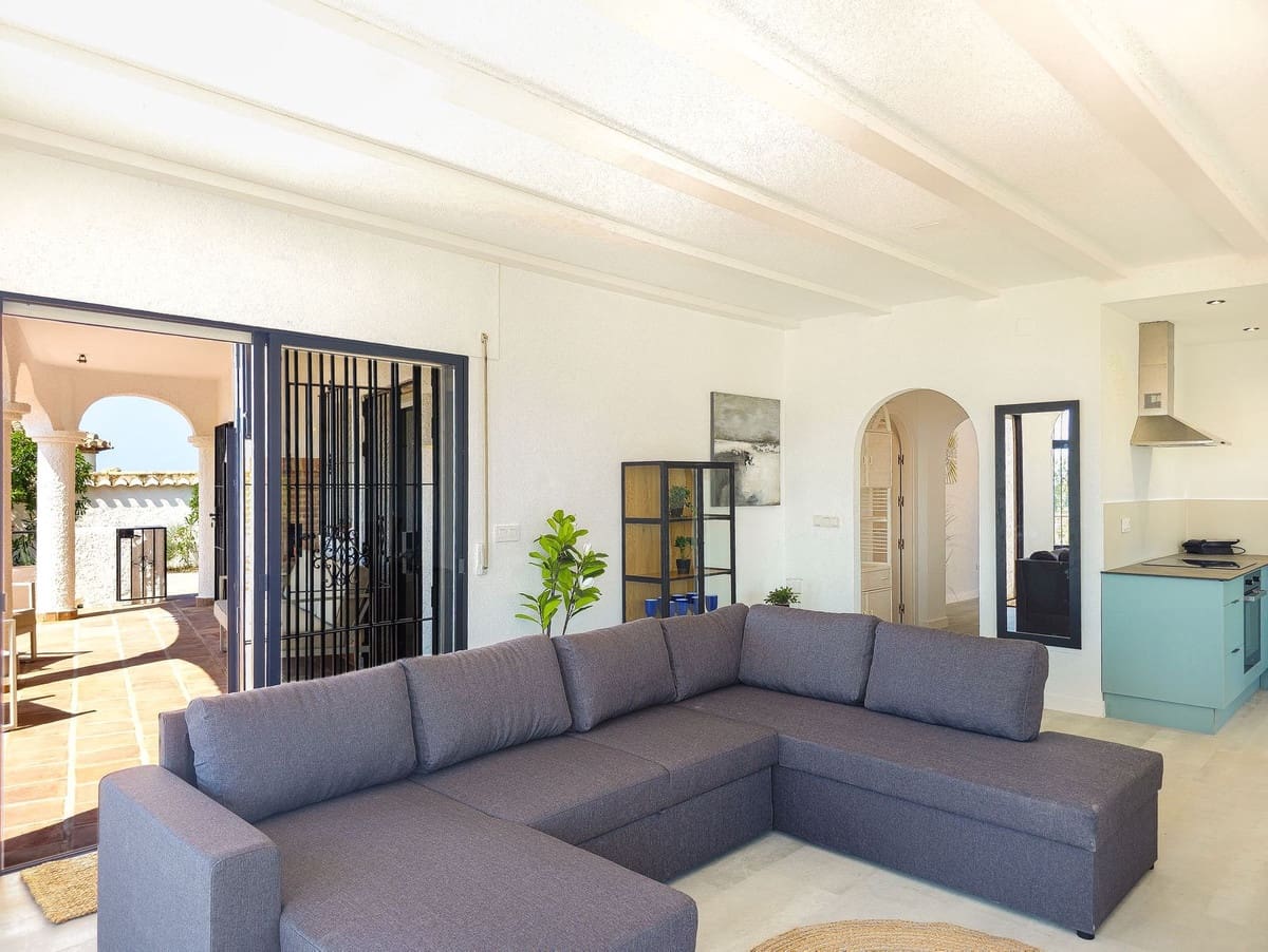 4 soverom Villa til salgs i Salobrena med svømmebasseng garasje - € 749 000 (Ref: 9946949)