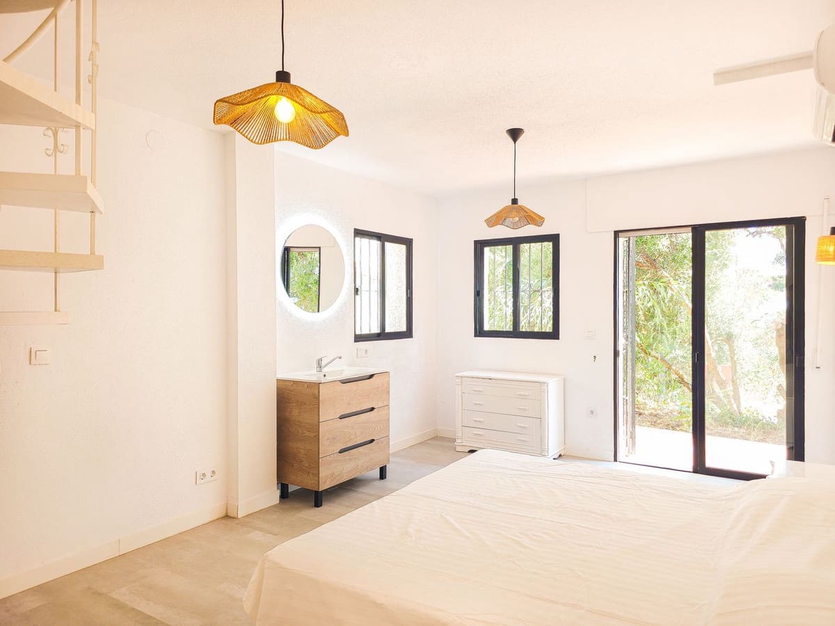4 soverom Villa til salgs i Salobrena med svømmebasseng garasje - € 749 000 (Ref: 9946949)