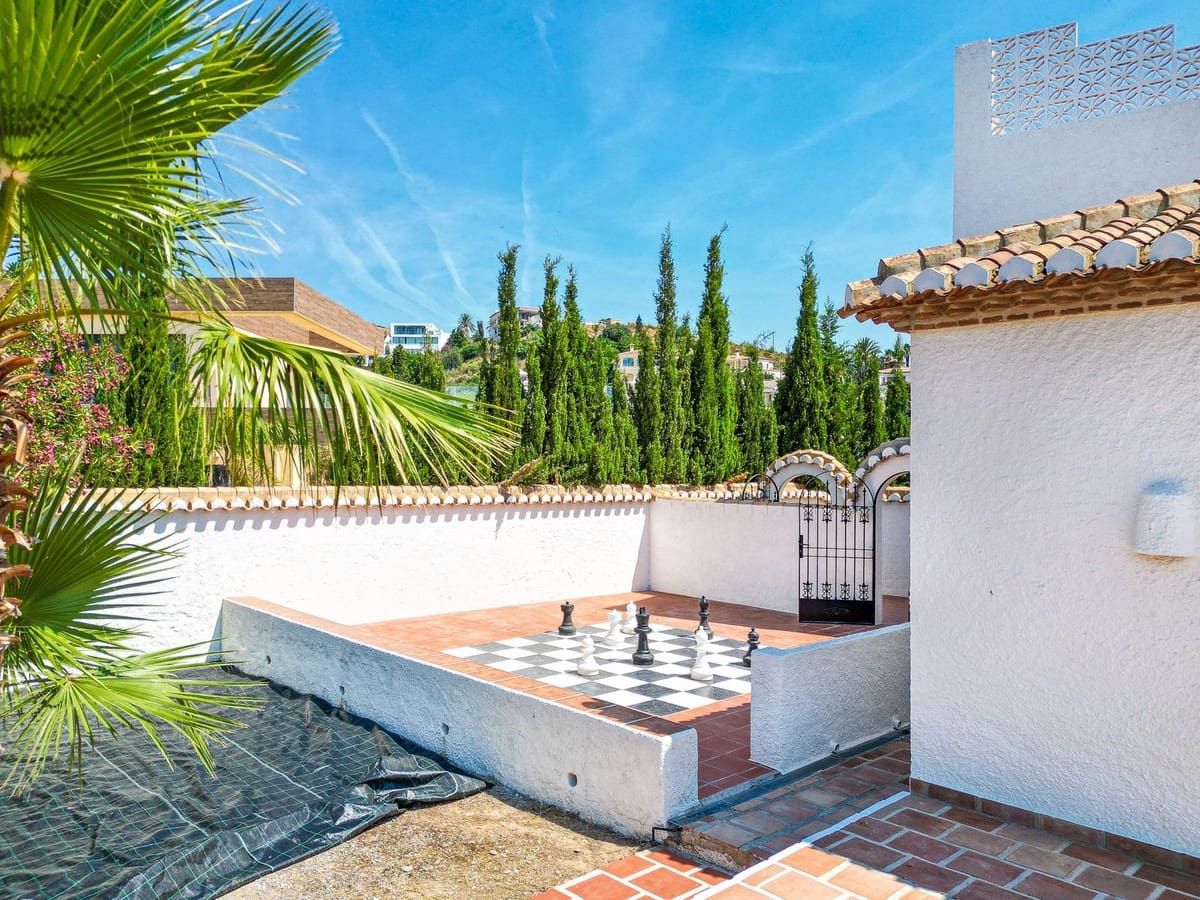 4 soverom Villa til salgs i Salobrena med svømmebasseng garasje - € 749 000 (Ref: 9946949)