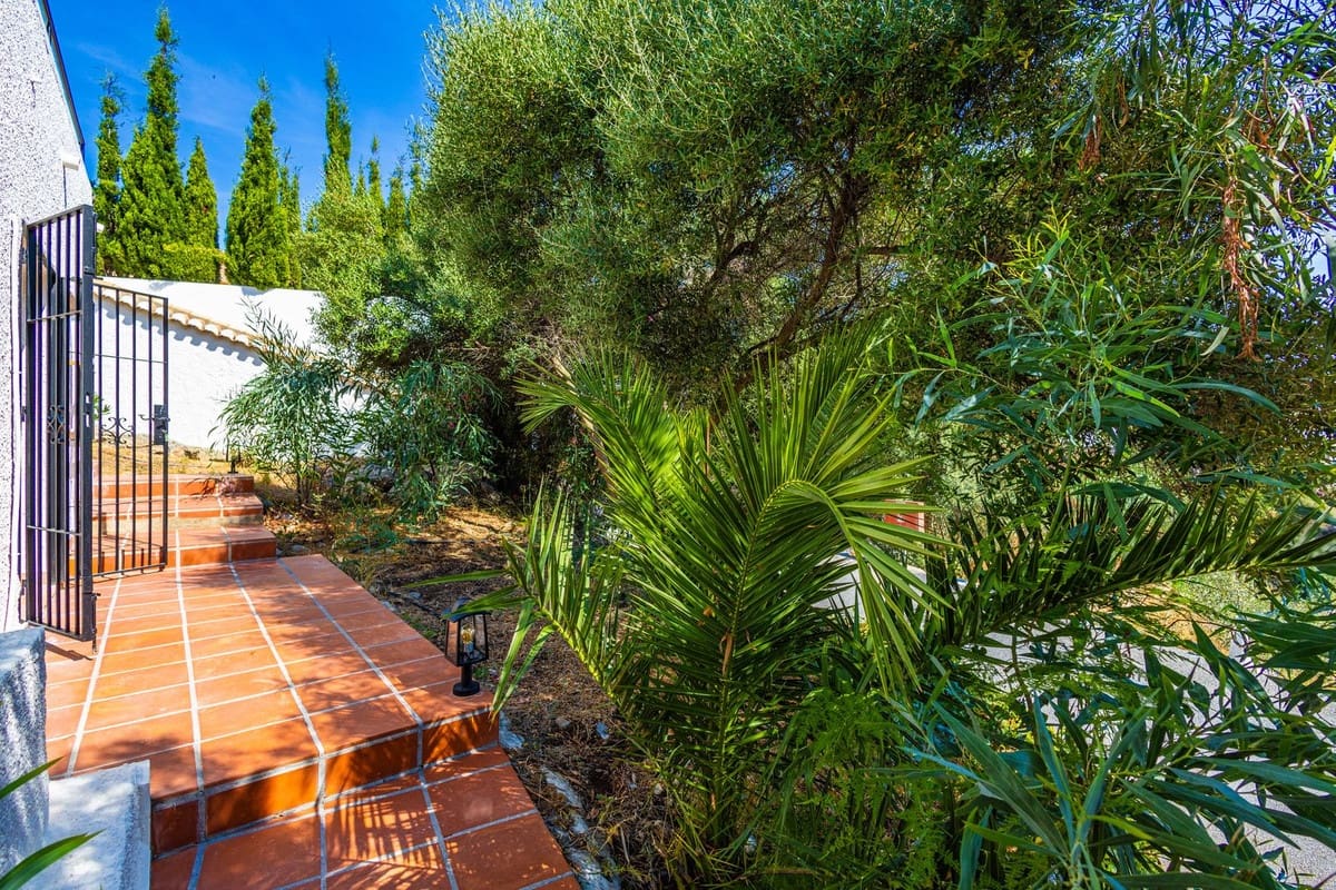 4 soverom Villa til salgs i Salobrena med svømmebasseng garasje - € 749 000 (Ref: 9946949)