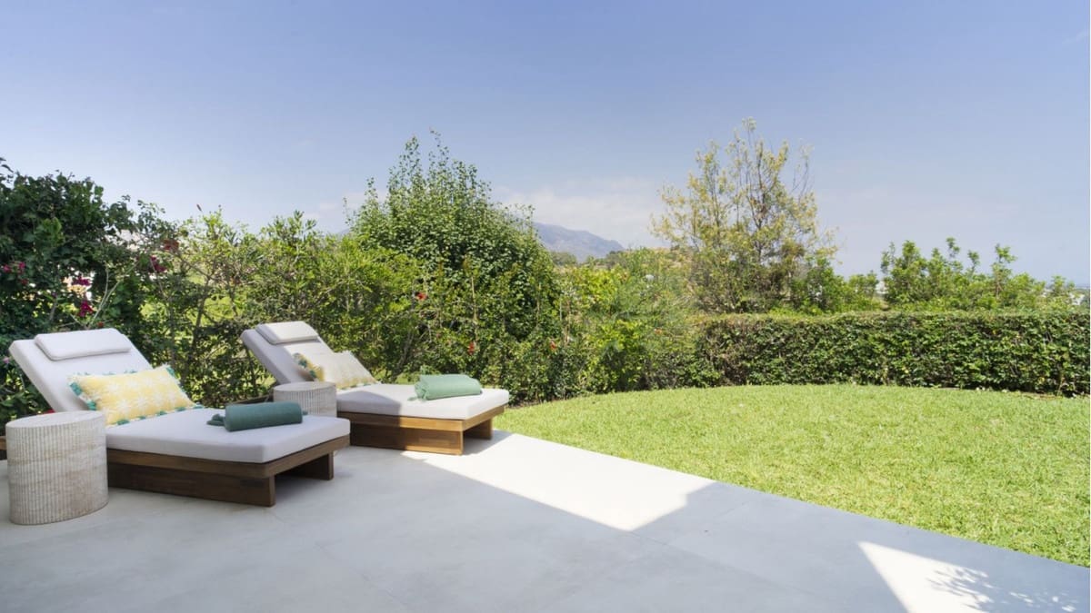 3 soveværelse Byhus til salg i La Quinta med swimmingpool - € 1.750.000 (Ref: 9948835)