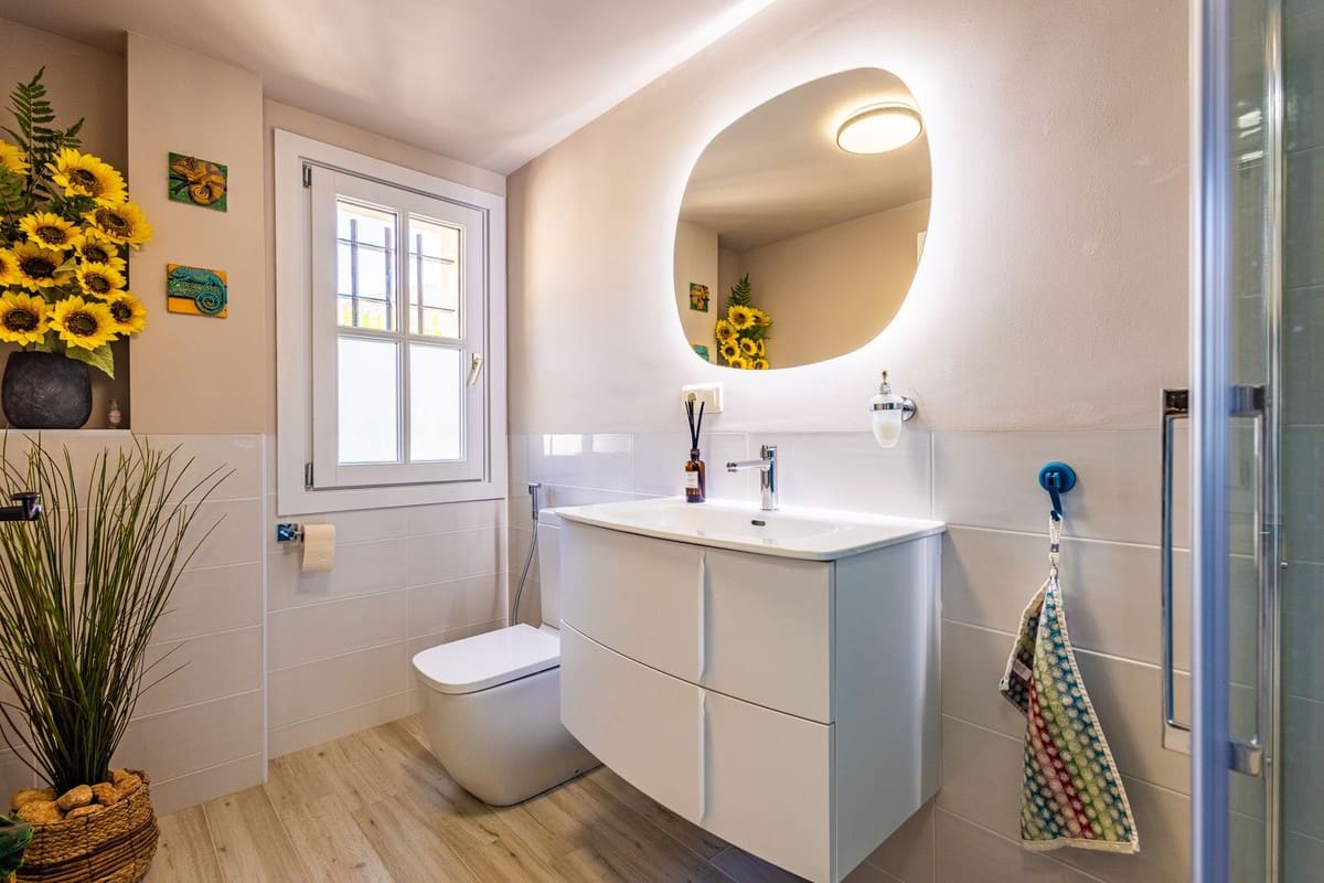 Chalet de 4 habitaciones en Alcaucín en venta con piscina garaje - 499.000 € (Ref: 9954599)