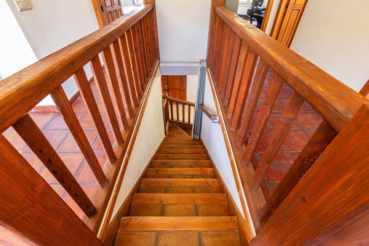 Chalet de 4 habitaciones en Alcaucín en venta con piscina garaje - 499.000 € (Ref: 9954599)