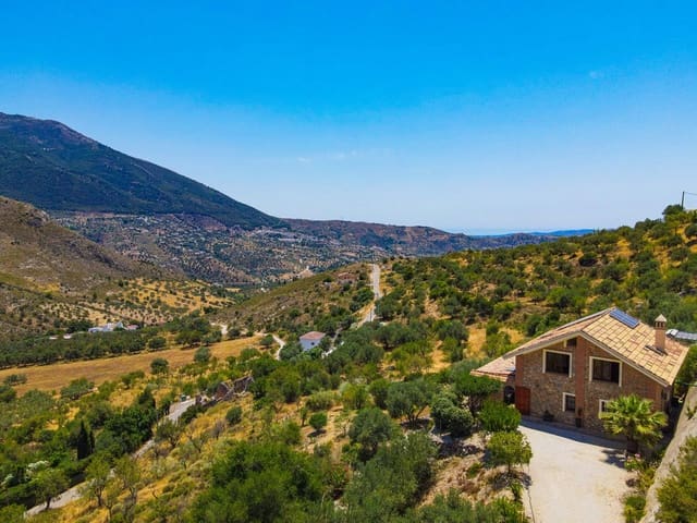 4 soverom Villa til salgs i Alcaucín med svømmebasseng garasje - € 499 000 (Ref: 9954599)