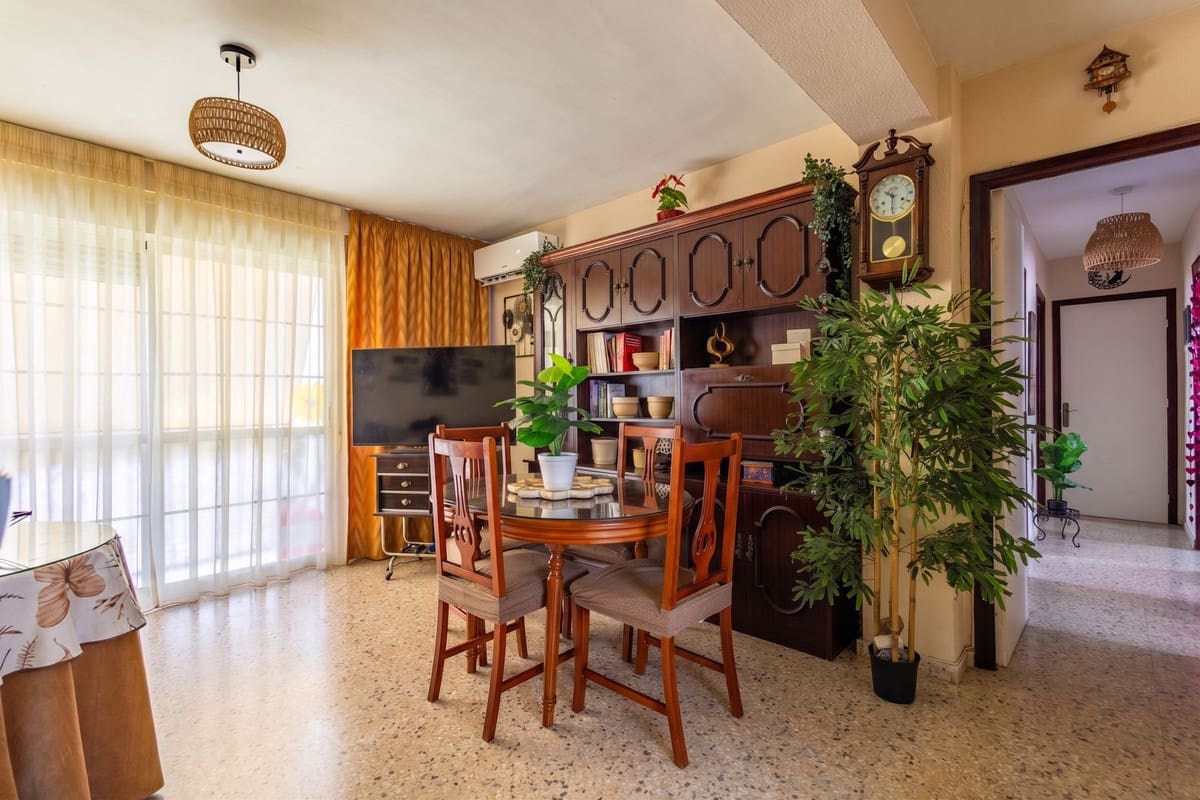 3 bedroom Apartment for sale in Torrox - € 168,000 (Ref: 9954618)