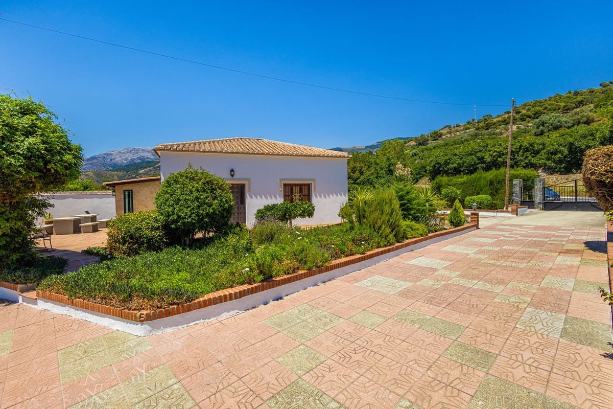 6 quarto Quinta/Casa Rural para venda em Canillas de Albaida com piscina garagem - 1 195 000 € (Ref: 9955532)