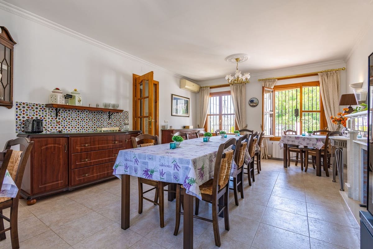 6 quarto Quinta/Casa Rural para venda em Canillas de Albaida com piscina garagem - 1 195 000 € (Ref: 9955532)