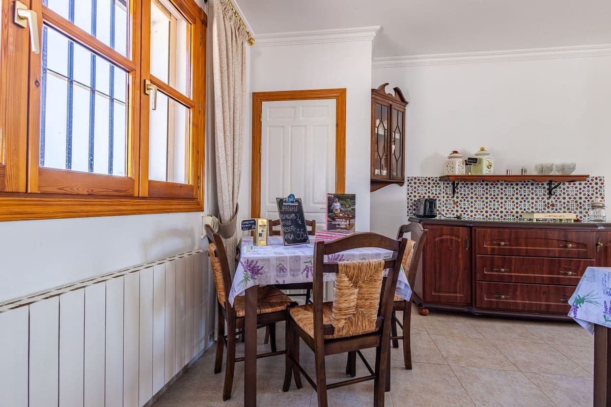 6 quarto Quinta/Casa Rural para venda em Canillas de Albaida com piscina garagem - 1 195 000 € (Ref: 9955532)