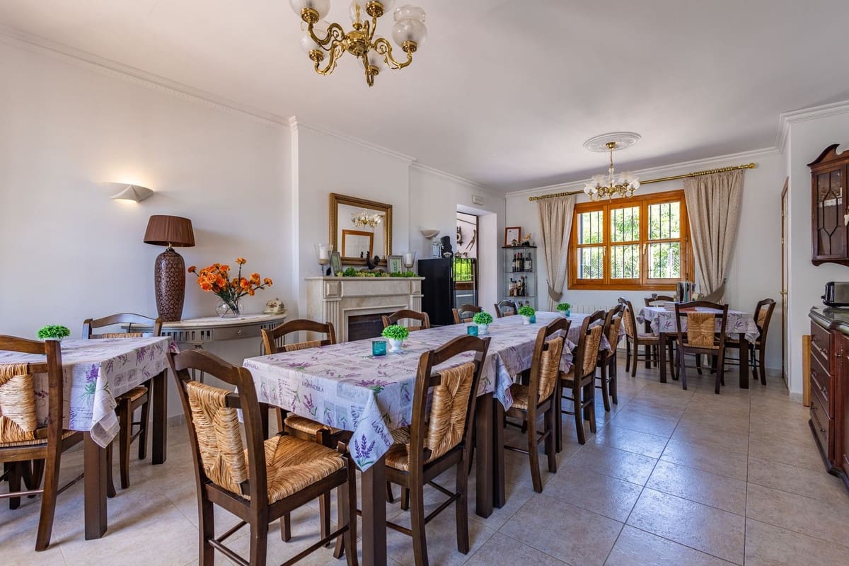 6 quarto Quinta/Casa Rural para venda em Canillas de Albaida com piscina garagem - 1 195 000 € (Ref: 9955532)