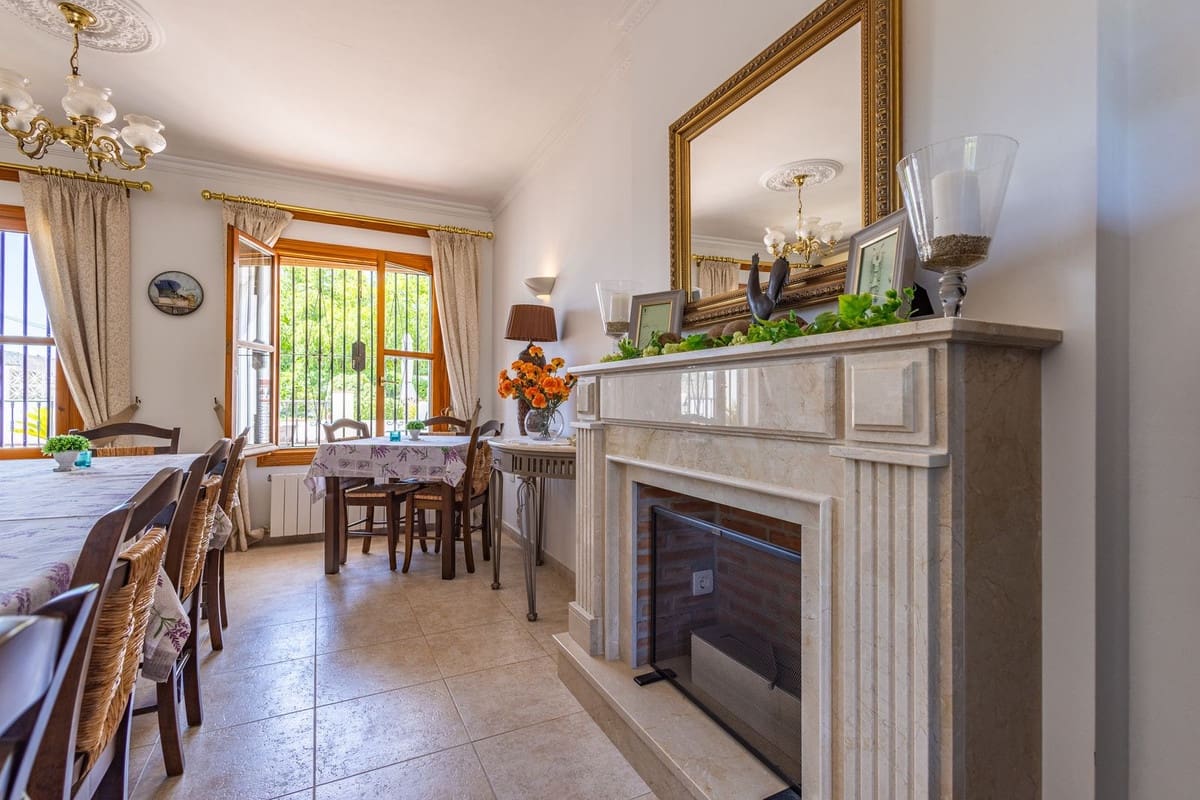 6 quarto Quinta/Casa Rural para venda em Canillas de Albaida com piscina garagem - 1 195 000 € (Ref: 9955532)