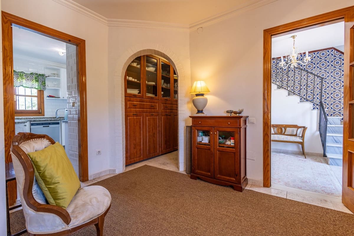 6 quarto Quinta/Casa Rural para venda em Canillas de Albaida com piscina garagem - 1 195 000 € (Ref: 9955532)