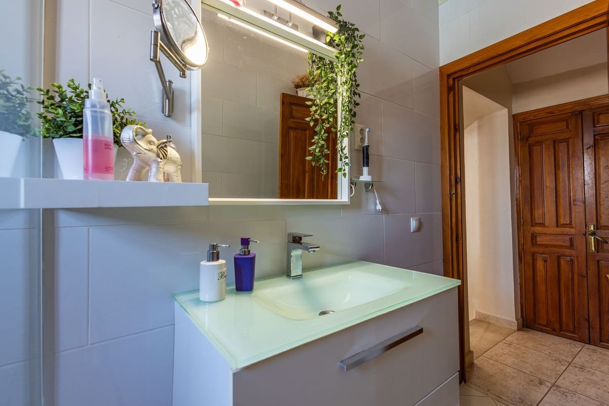 6 quarto Quinta/Casa Rural para venda em Canillas de Albaida com piscina garagem - 1 195 000 € (Ref: 9955532)