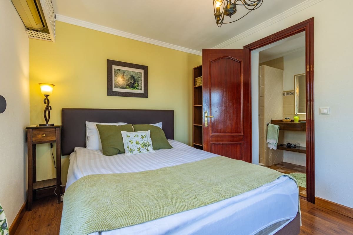 6 quarto Quinta/Casa Rural para venda em Canillas de Albaida com piscina garagem - 1 195 000 € (Ref: 9955532)