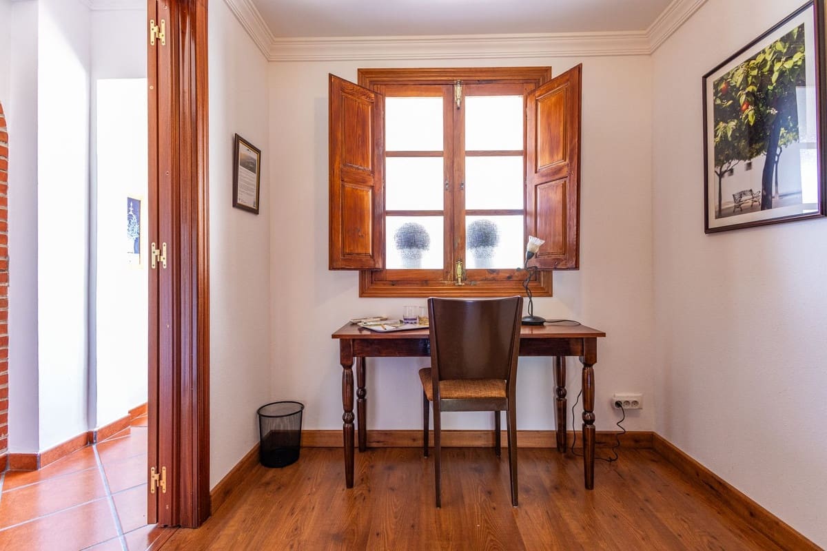 6 quarto Quinta/Casa Rural para venda em Canillas de Albaida com piscina garagem - 1 195 000 € (Ref: 9955532)