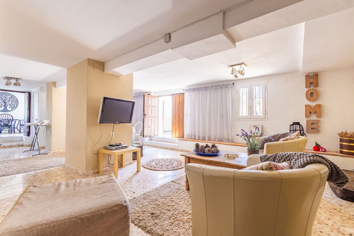 6 quarto Quinta/Casa Rural para venda em Canillas de Albaida com piscina garagem - 1 195 000 € (Ref: 9955532)