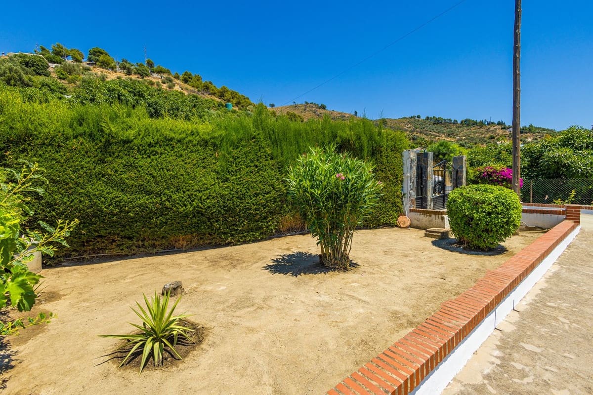 6 quarto Quinta/Casa Rural para venda em Canillas de Albaida com piscina garagem - 1 195 000 € (Ref: 9955532)
