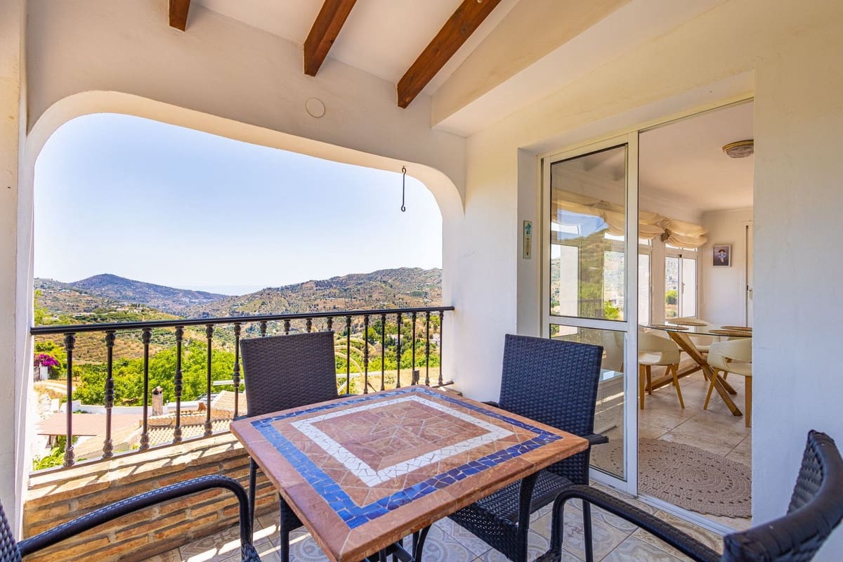 6 quarto Quinta/Casa Rural para venda em Canillas de Albaida com piscina garagem - 1 195 000 € (Ref: 9955532)