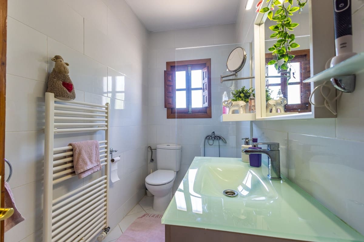 6 quarto Quinta/Casa Rural para venda em Canillas de Albaida com piscina garagem - 1 195 000 € (Ref: 9955532)
