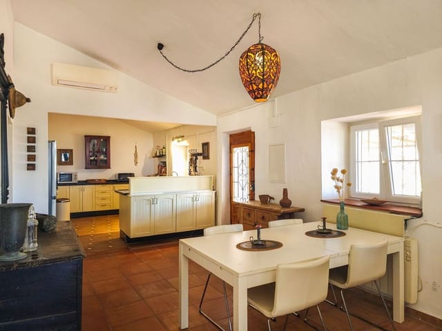 4 camera da letto Villa in vendita in Vélez-Málaga con piscina garage - 595.000 € (Rif: 9956695)