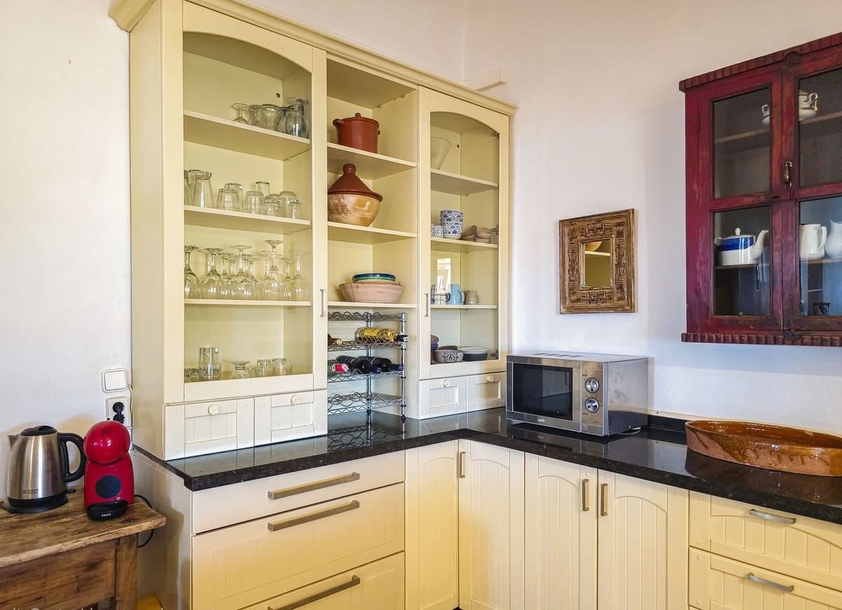 4 soveværelse Villa til salg i Velez-Malaga med swimmingpool garage - € 595.000 (Ref: 9956695)