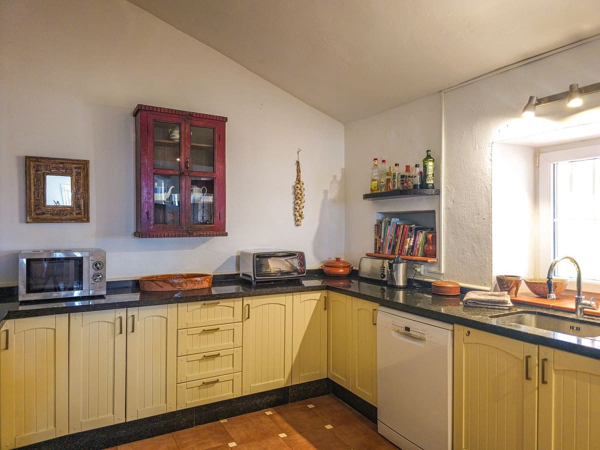4 soveværelse Villa til salg i Velez-Malaga med swimmingpool garage - € 595.000 (Ref: 9956695)