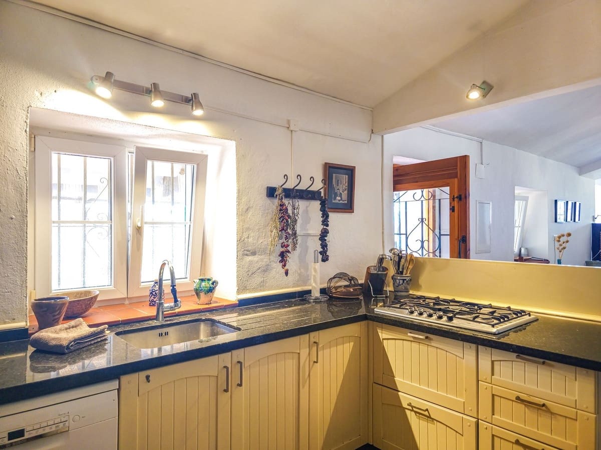 4 soveværelse Villa til salg i Velez-Malaga med swimmingpool garage - € 595.000 (Ref: 9956695)