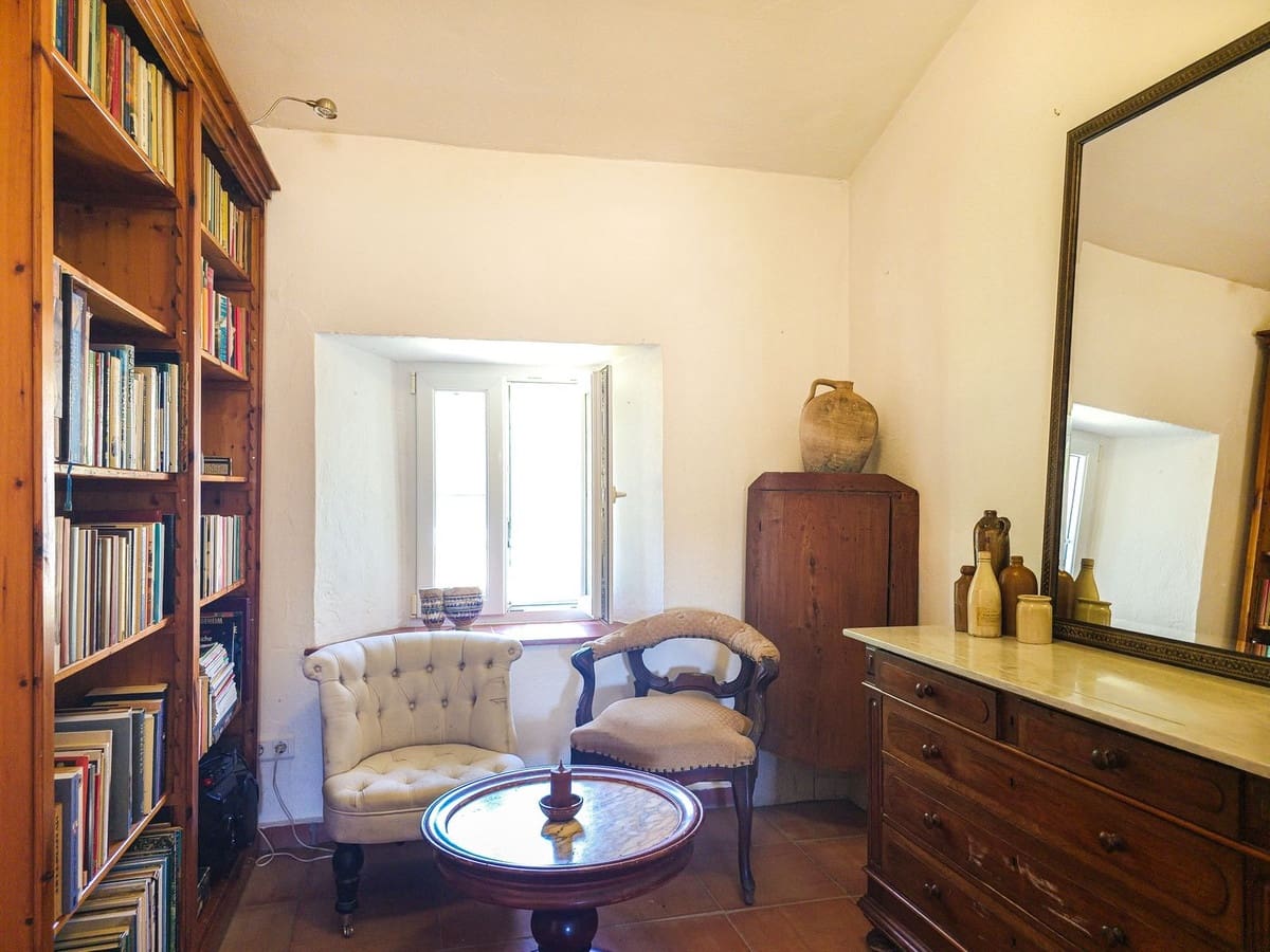 4 soveværelse Villa til salg i Velez-Malaga med swimmingpool garage - € 595.000 (Ref: 9956695)
