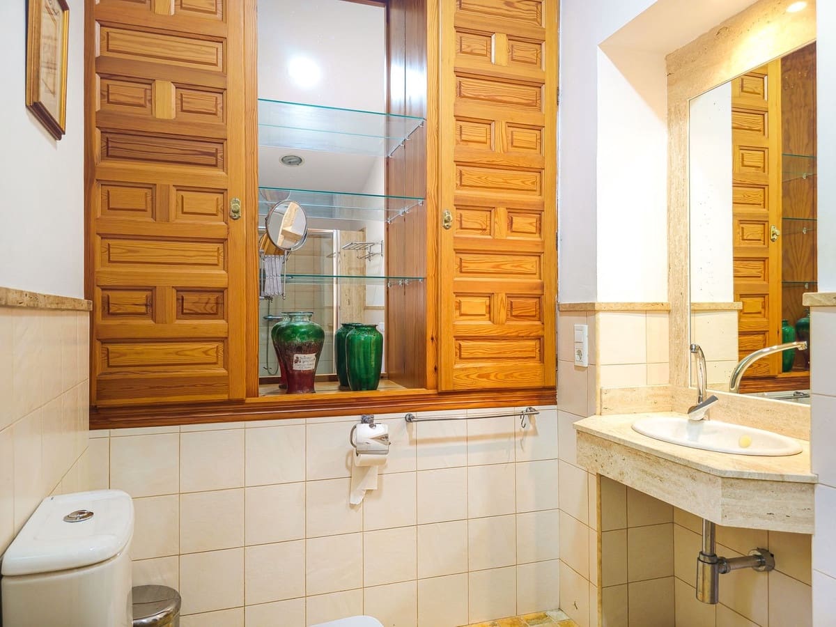 4 soveværelse Villa til salg i Velez-Malaga med swimmingpool garage - € 595.000 (Ref: 9956695)